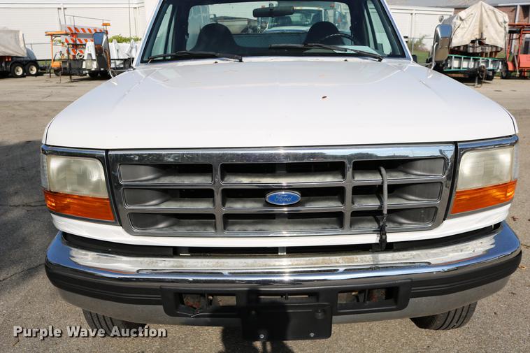 image for item DD0111 1996 Ford F450 Super Duty utility truck