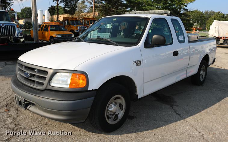 image for item DD0112 2004 Ford F150 SuperCab pickup truck