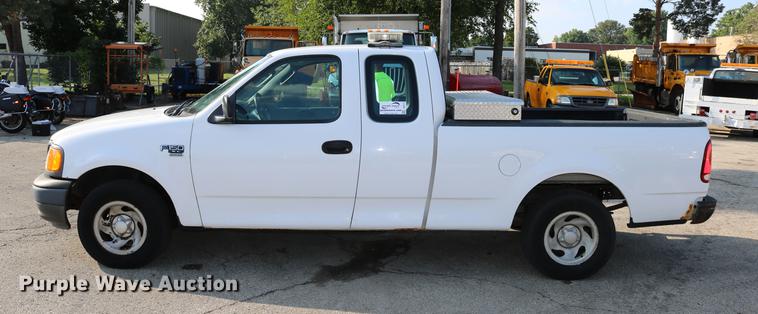 image for item DD0112 2004 Ford F150 SuperCab pickup truck