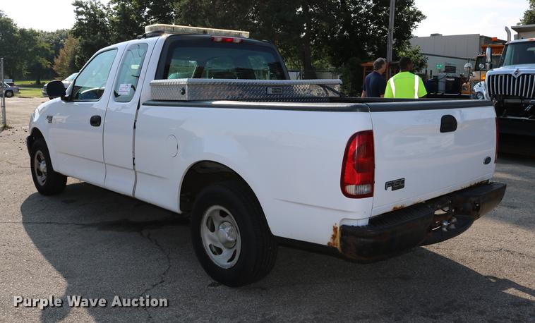image for item DD0112 2004 Ford F150 SuperCab pickup truck