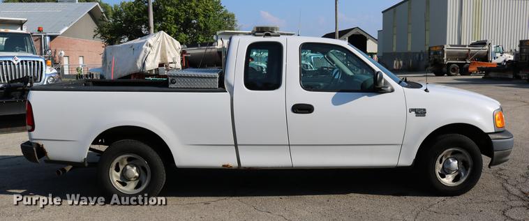 image for item DD0112 2004 Ford F150 SuperCab pickup truck
