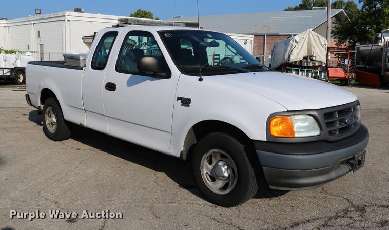 image for item DD0112 2004 Ford F150 SuperCab pickup truck