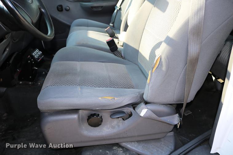 image for item DD0112 2004 Ford F150 SuperCab pickup truck