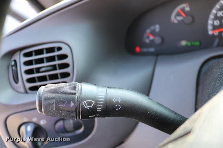 image for item DD0112 2004 Ford F150 SuperCab pickup truck