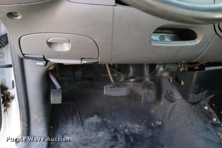 image for item DD0112 2004 Ford F150 SuperCab pickup truck