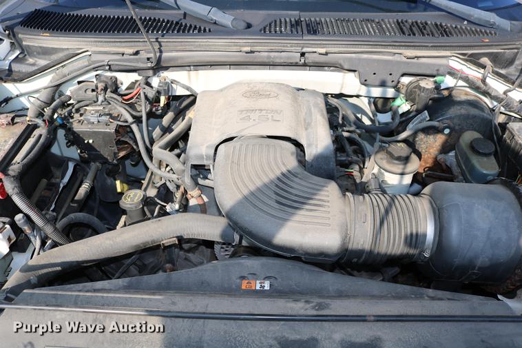 image for item DD0112 2004 Ford F150 SuperCab pickup truck