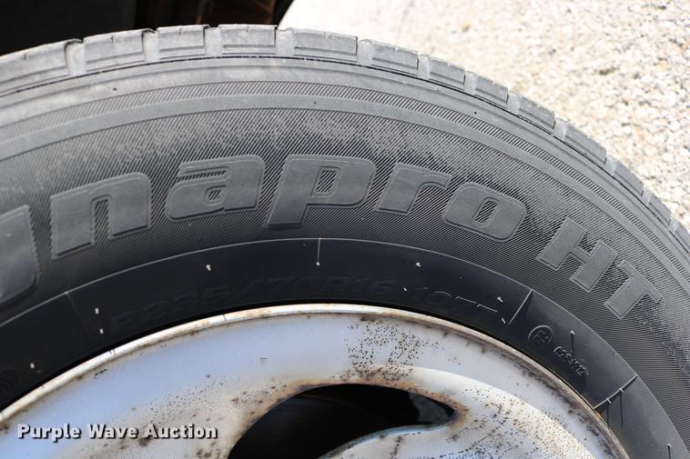 image for item DD0112 2004 Ford F150 SuperCab pickup truck