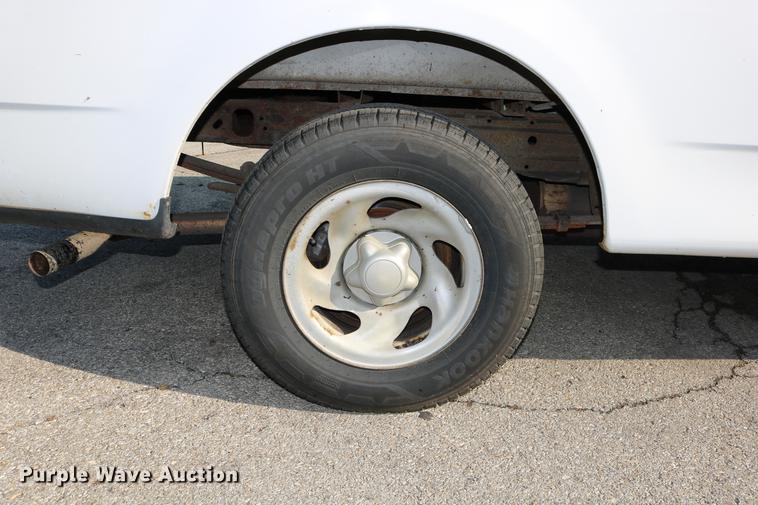 image for item DD0112 2004 Ford F150 SuperCab pickup truck