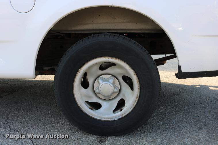 image for item DD0112 2004 Ford F150 SuperCab pickup truck