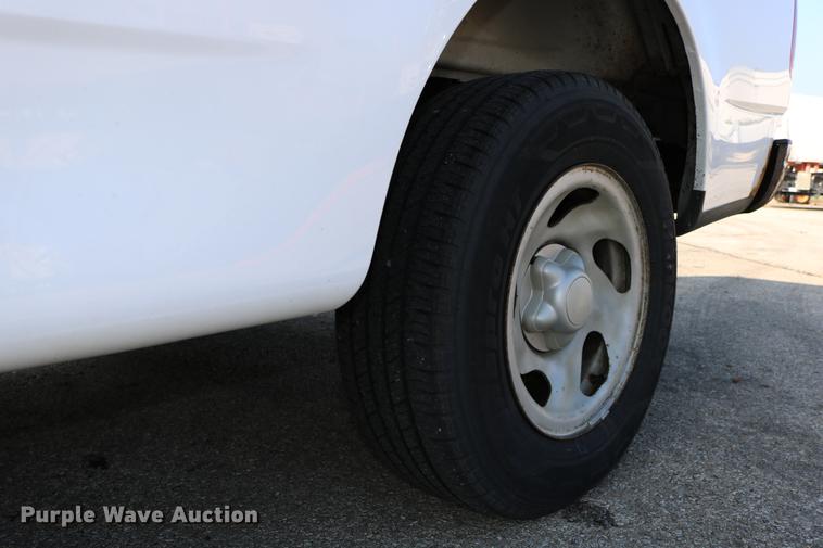 image for item DD0112 2004 Ford F150 SuperCab pickup truck