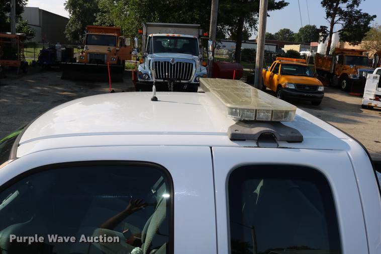 image for item DD0112 2004 Ford F150 SuperCab pickup truck