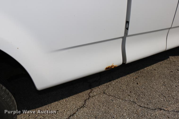 image for item DD0112 2004 Ford F150 SuperCab pickup truck