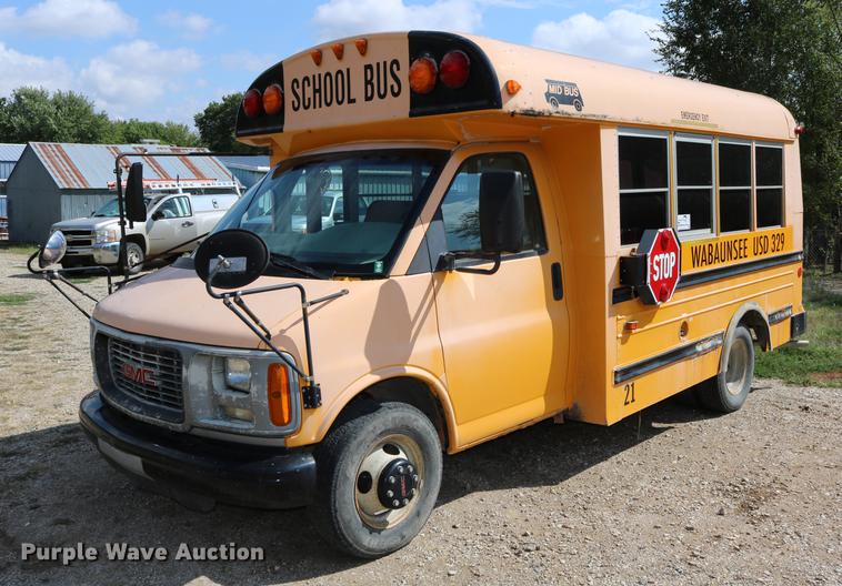 image for item DD0115 1997 GMC Savana G3500 school bus