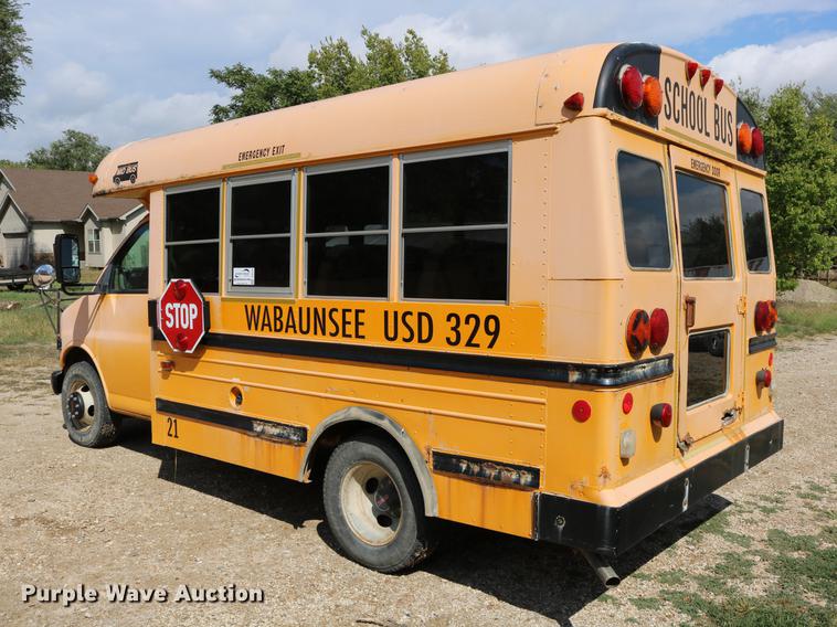 image for item DD0115 1997 GMC Savana G3500 school bus