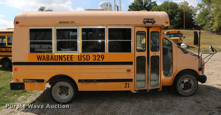 image for item DD0115 1997 GMC Savana G3500 school bus