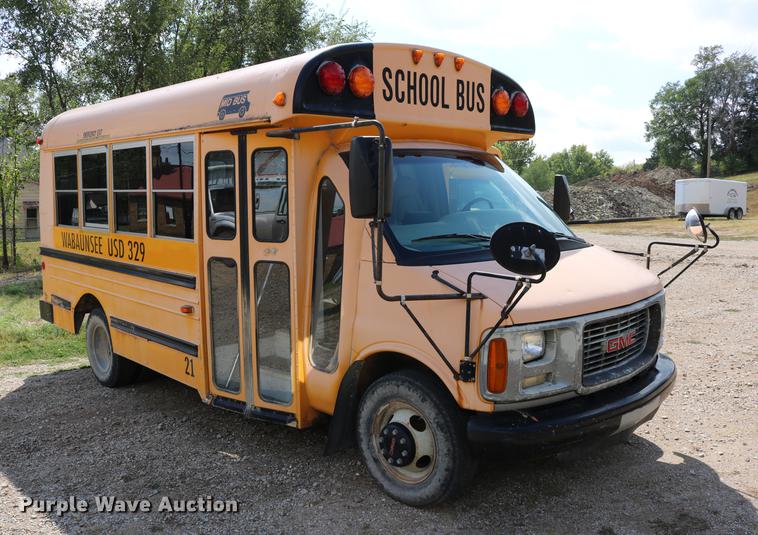 image for item DD0115 1997 GMC Savana G3500 school bus