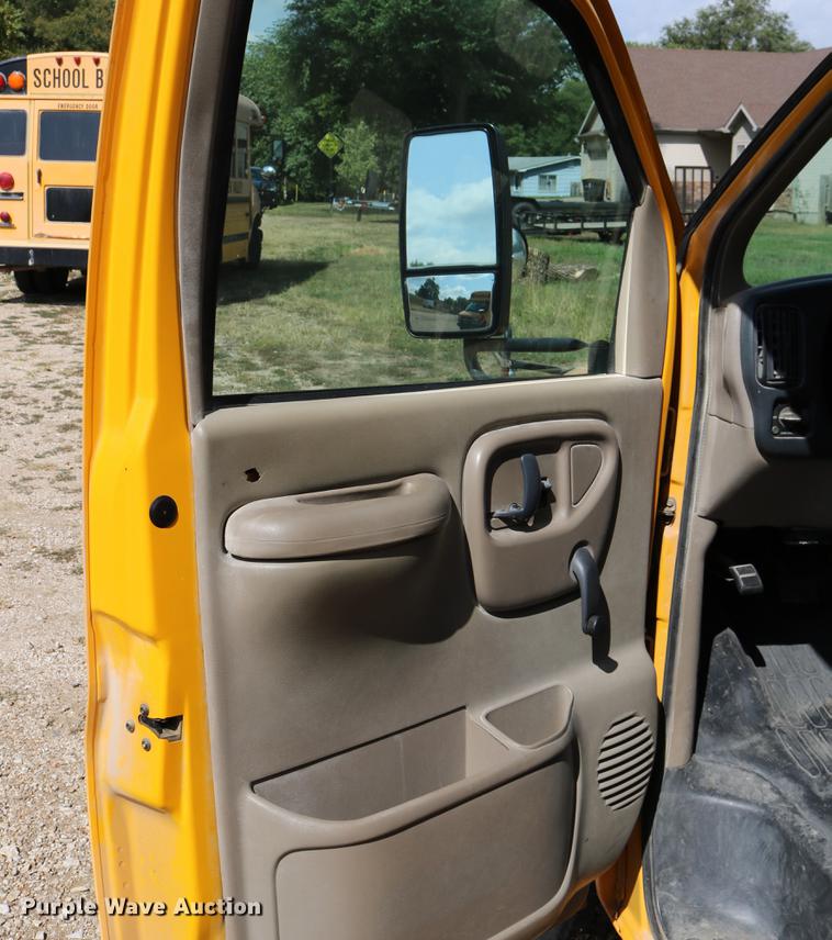 image for item DD0115 1997 GMC Savana G3500 school bus