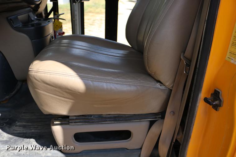 image for item DD0115 1997 GMC Savana G3500 school bus