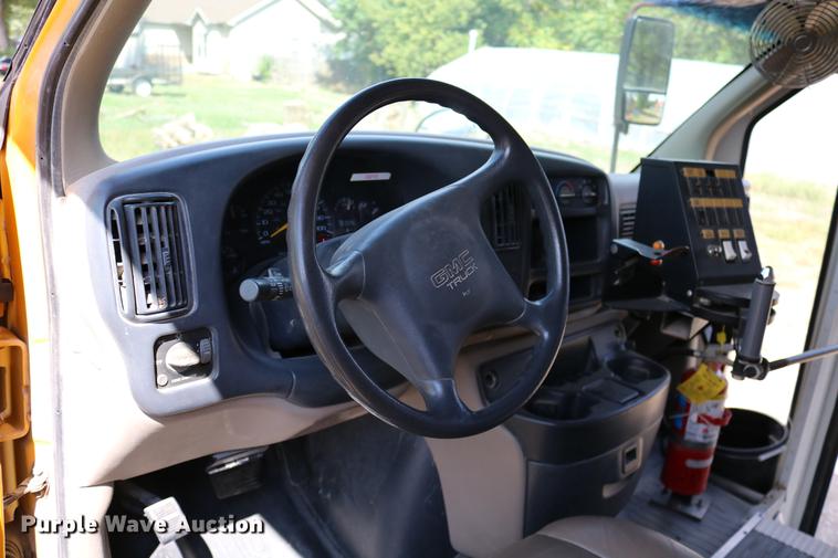 image for item DD0115 1997 GMC Savana G3500 school bus