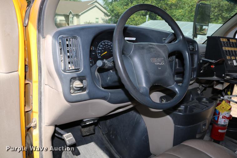 image for item DD0115 1997 GMC Savana G3500 school bus