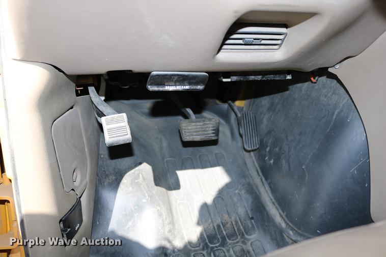 image for item DD0115 1997 GMC Savana G3500 school bus