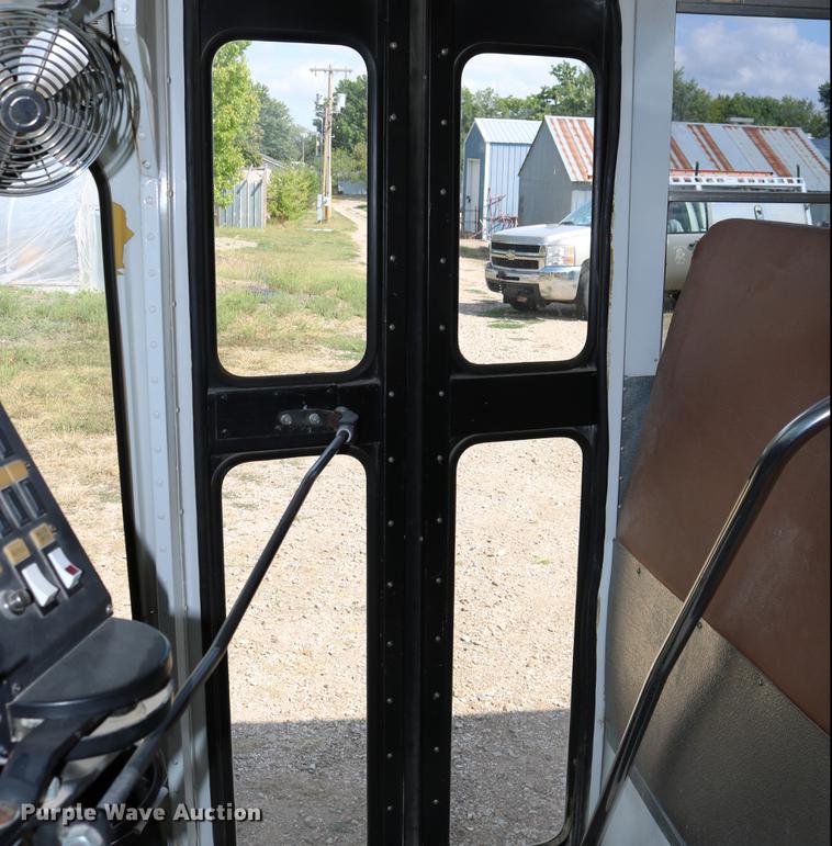 image for item DD0115 1997 GMC Savana G3500 school bus