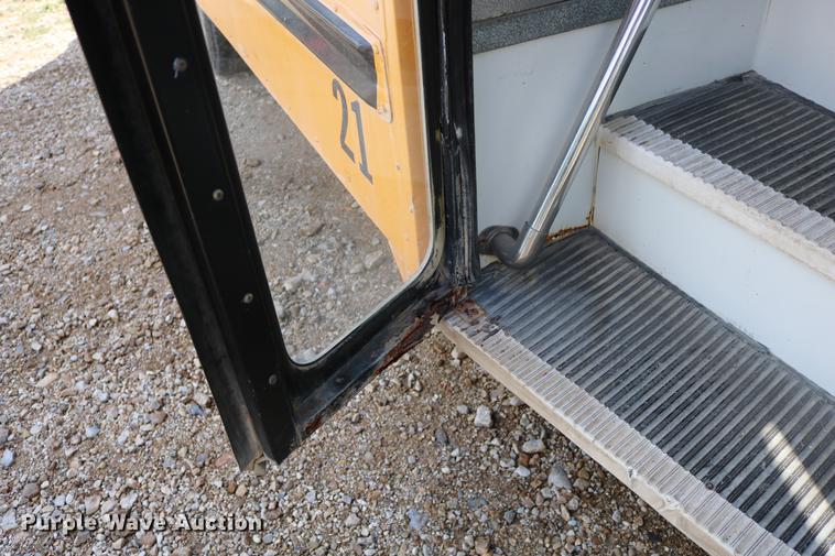 image for item DD0115 1997 GMC Savana G3500 school bus