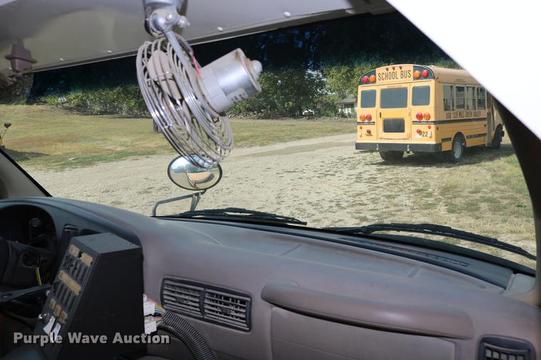 image for item DD0115 1997 GMC Savana G3500 school bus