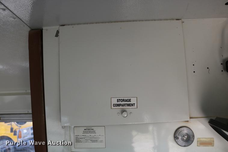 image for item DD0115 1997 GMC Savana G3500 school bus