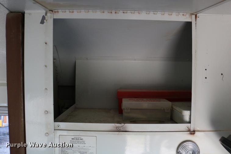 image for item DD0115 1997 GMC Savana G3500 school bus