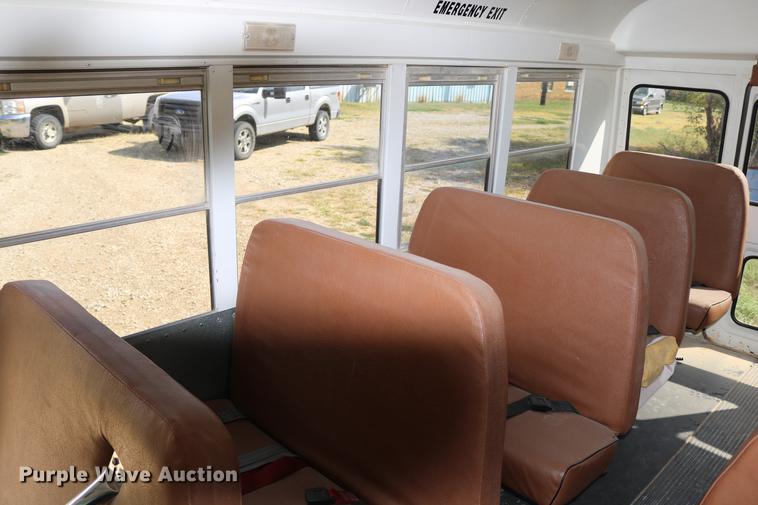 image for item DD0115 1997 GMC Savana G3500 school bus