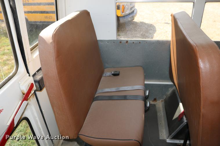 image for item DD0115 1997 GMC Savana G3500 school bus