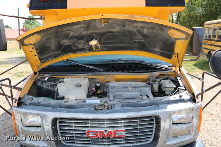 image for item DD0115 1997 GMC Savana G3500 school bus