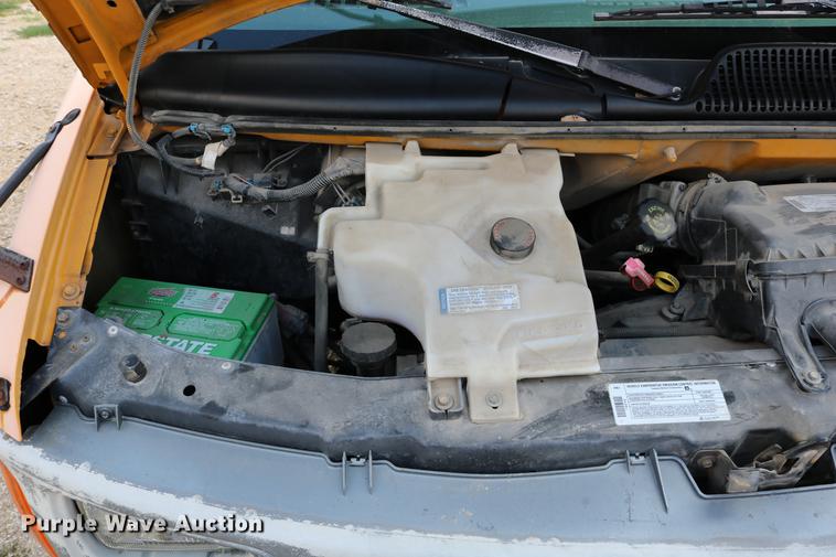 image for item DD0115 1997 GMC Savana G3500 school bus