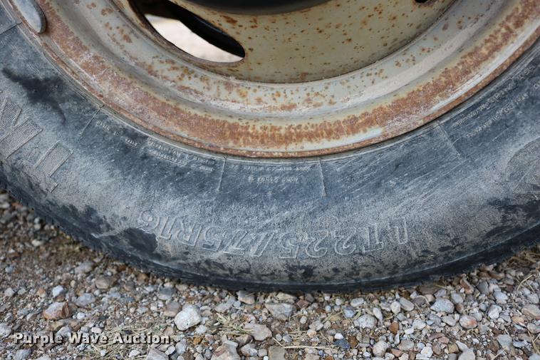 image for item DD0115 1997 GMC Savana G3500 school bus