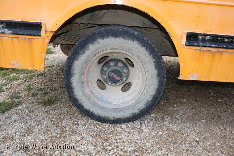 image for item DD0115 1997 GMC Savana G3500 school bus