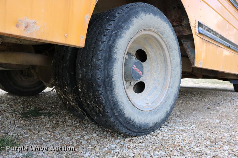 image for item DD0115 1997 GMC Savana G3500 school bus