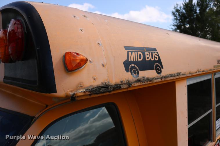 image for item DD0115 1997 GMC Savana G3500 school bus