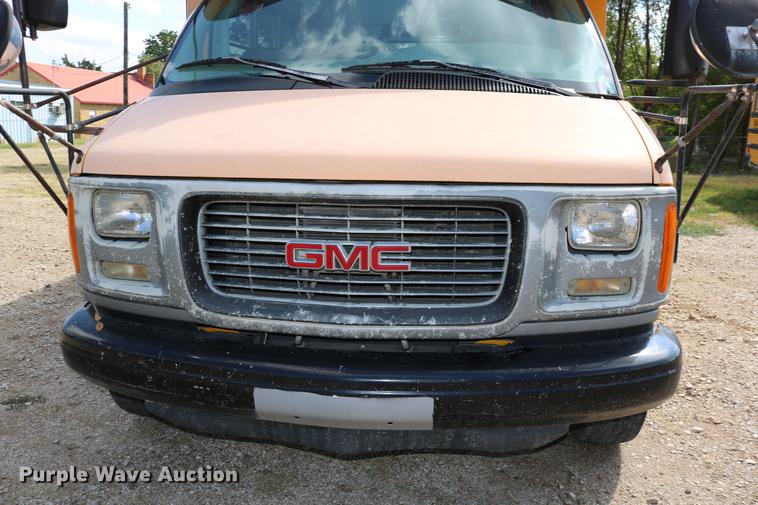 image for item DD0115 1997 GMC Savana G3500 school bus
