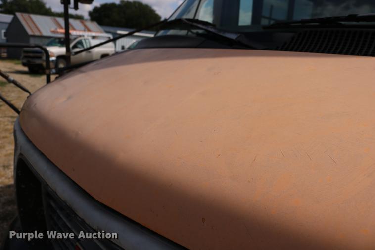 image for item DD0115 1997 GMC Savana G3500 school bus