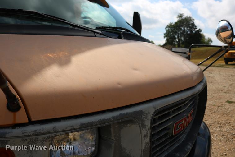 image for item DD0115 1997 GMC Savana G3500 school bus