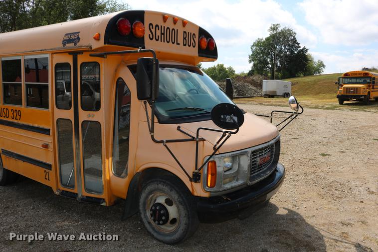 image for item DD0115 1997 GMC Savana G3500 school bus