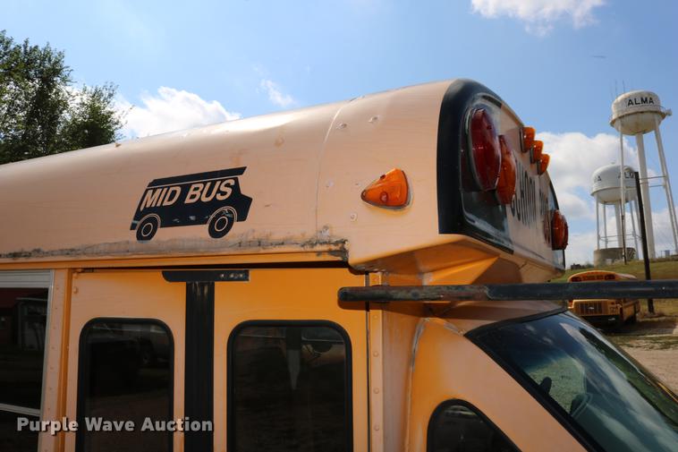 image for item DD0115 1997 GMC Savana G3500 school bus