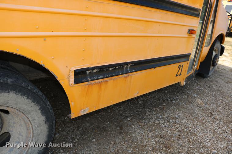 image for item DD0115 1997 GMC Savana G3500 school bus
