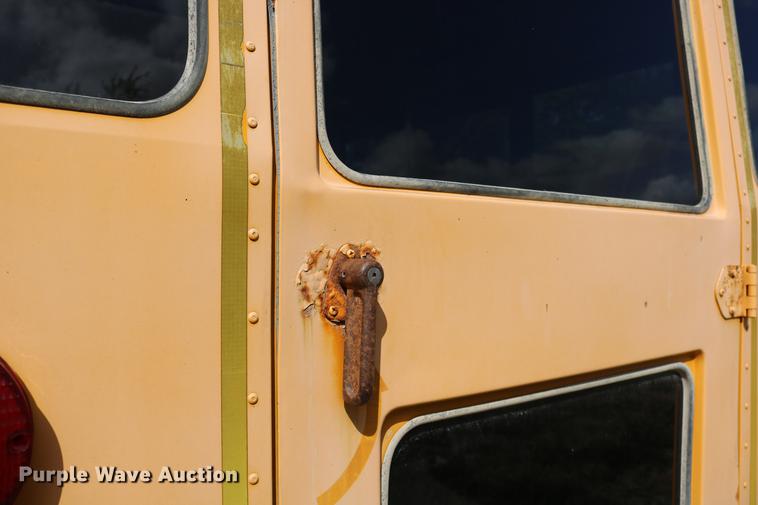 image for item DD0115 1997 GMC Savana G3500 school bus