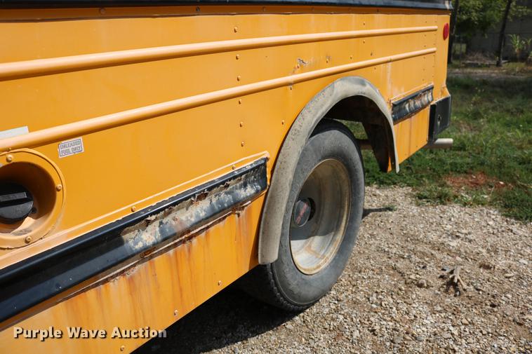 image for item DD0115 1997 GMC Savana G3500 school bus