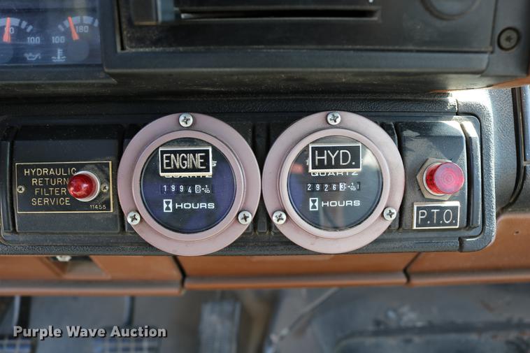 image for item DD0127 1992 GMC TopKick bucket truck