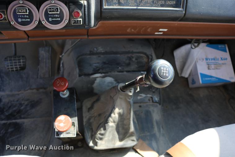 image for item DD0127 1992 GMC TopKick bucket truck