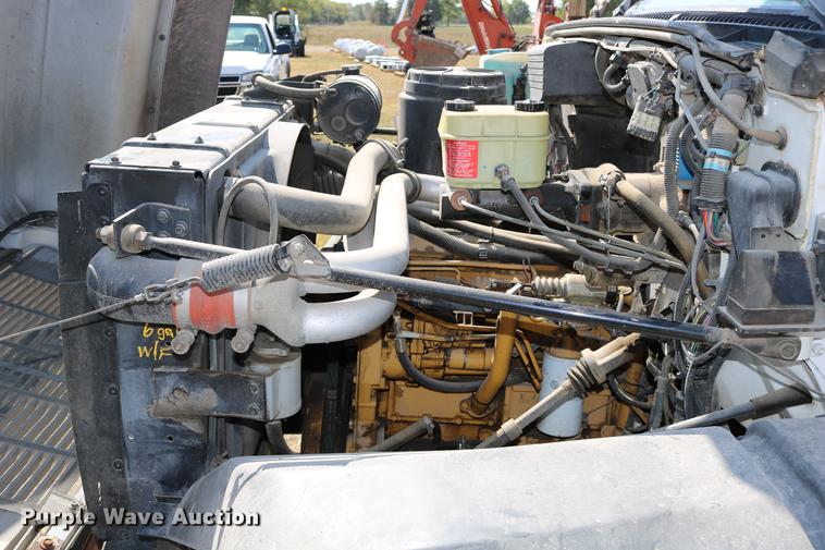 image for item DD0127 1992 GMC TopKick bucket truck