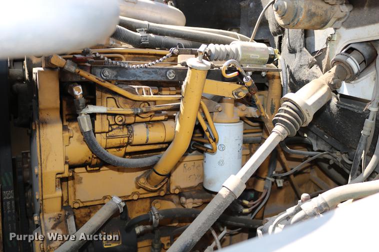 image for item DD0127 1992 GMC TopKick bucket truck